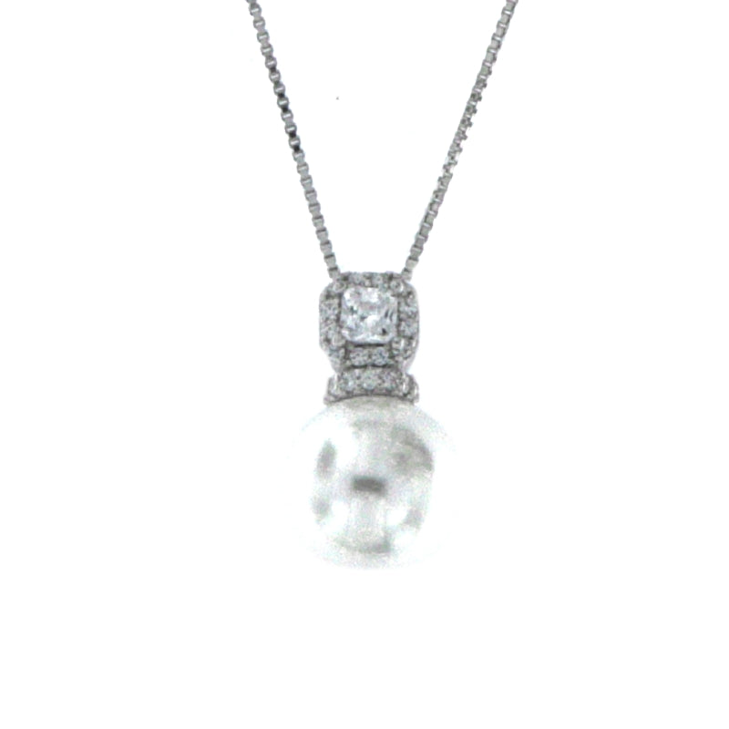 Timeless White Gold Pendant with Diamond and Pearl Elegance