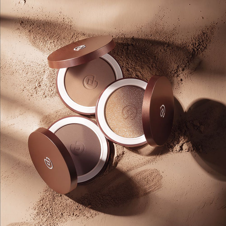Compact silk‑effect bronzer powder in 1.1 Maldive matte, refillable 10 g