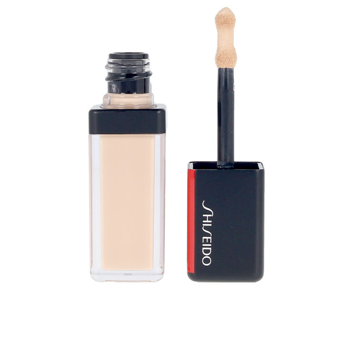 5.8 ml liquid concealer tube with curved applicator, shade 301 Medium, cream finish